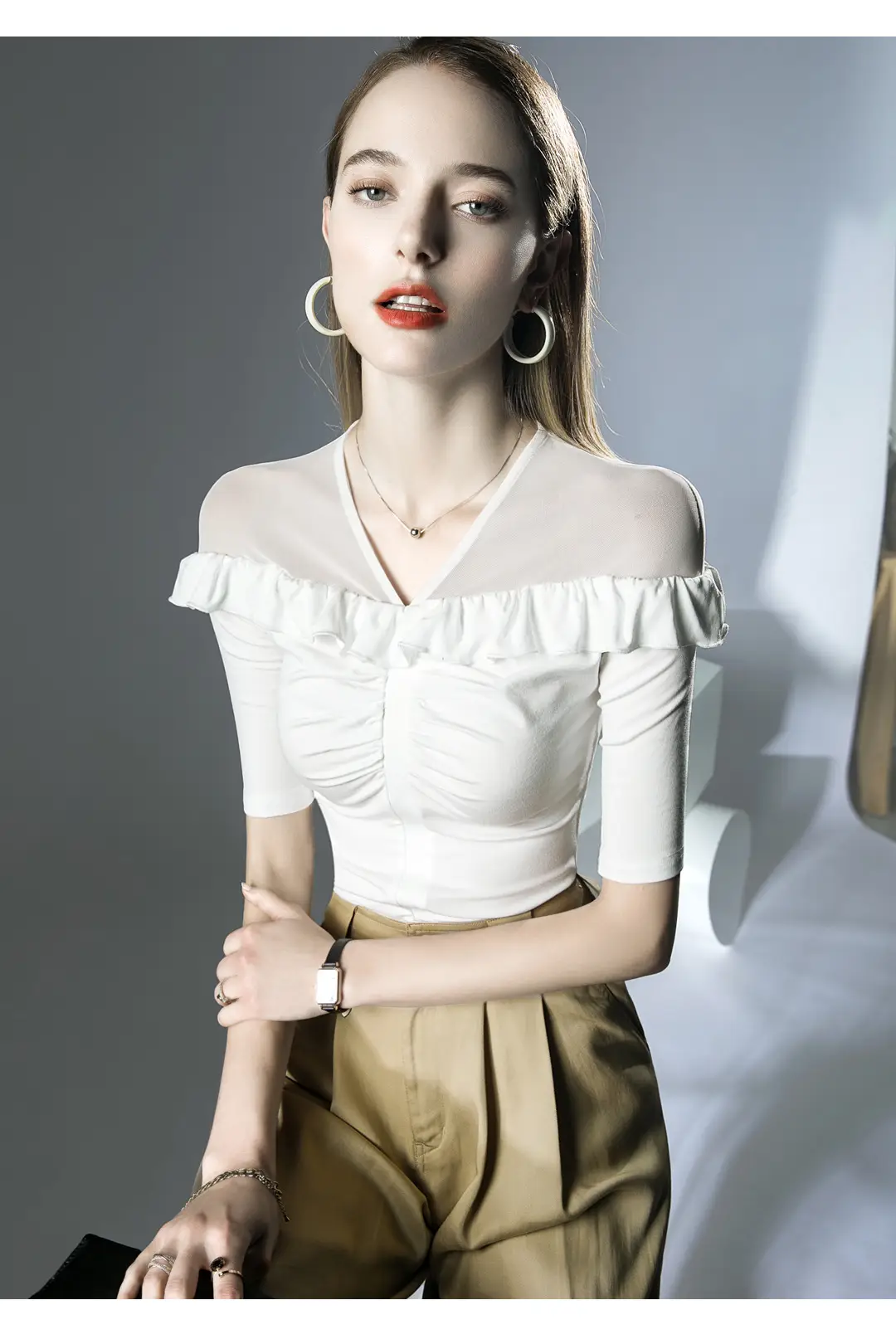 Western-style ruffled top micro-transparent mesh half sleeve black — feature 18