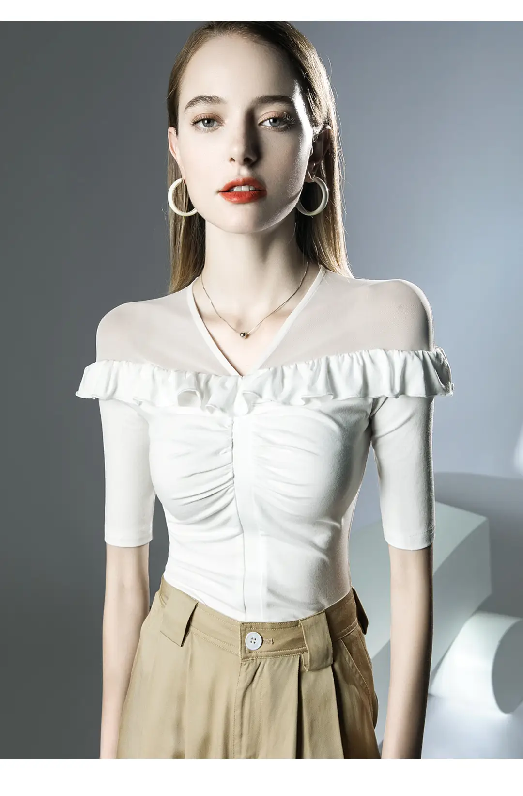 Western-style ruffled top micro-transparent mesh half sleeve black — feature 19