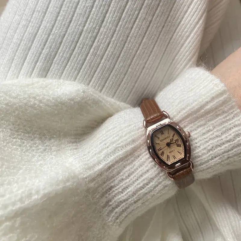 French Retro Belt Watch for Women with Rose Gold Case - Image 7