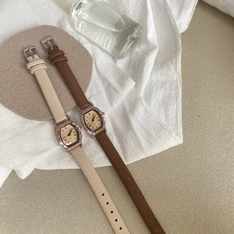 French Retro Belt Watch for Women with Rose Gold Case - Image 9