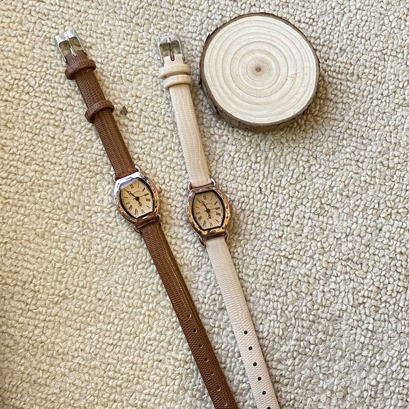 French Retro Belt Watch for Women with Rose Gold Case — feature 3
