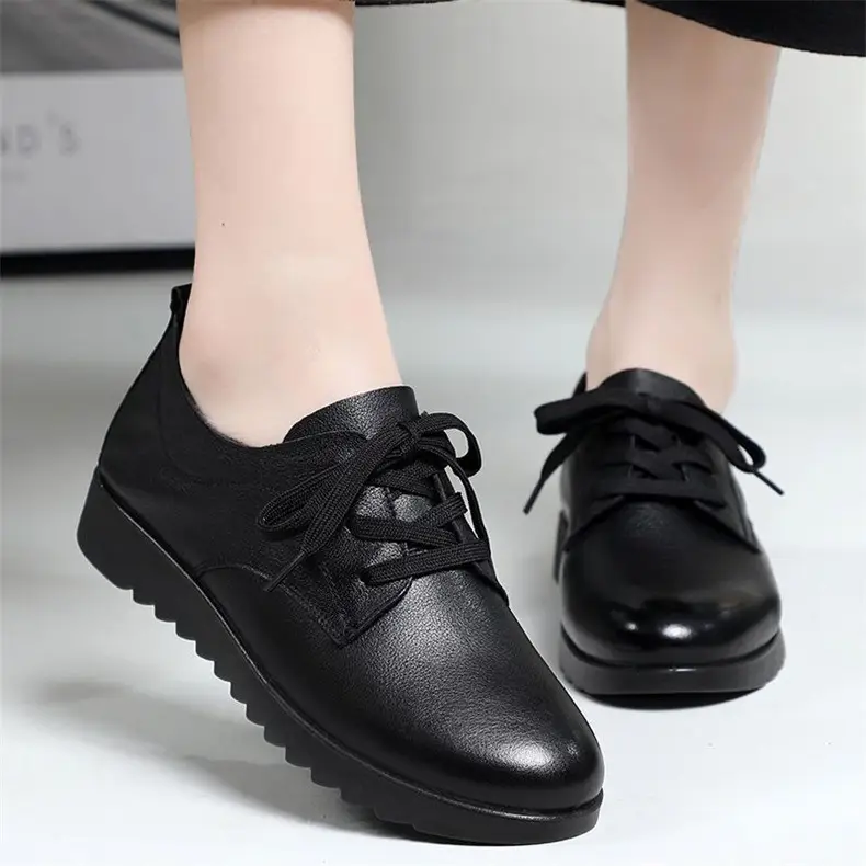 Women's Black Leather Flat Work Shoes for Restaurant & Hotel Use — feature 5