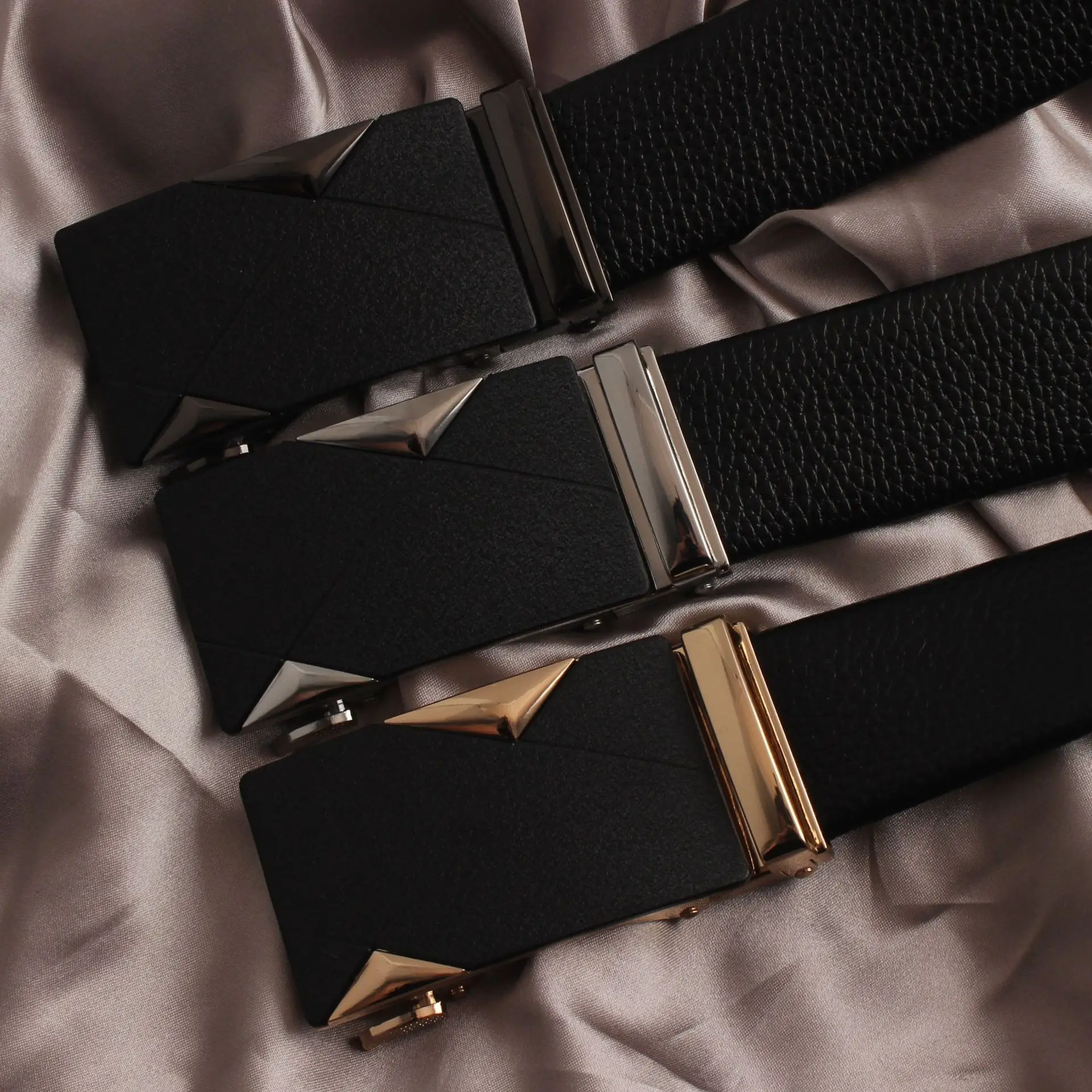 Hongsheng Men's Black Leather Belt with Automatic Buckle - Image 7
