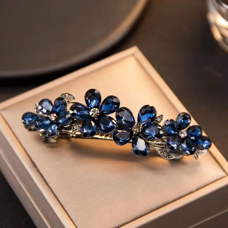 Crystal Hollow Hair Clip for Women Gold Sparkle - Image 7