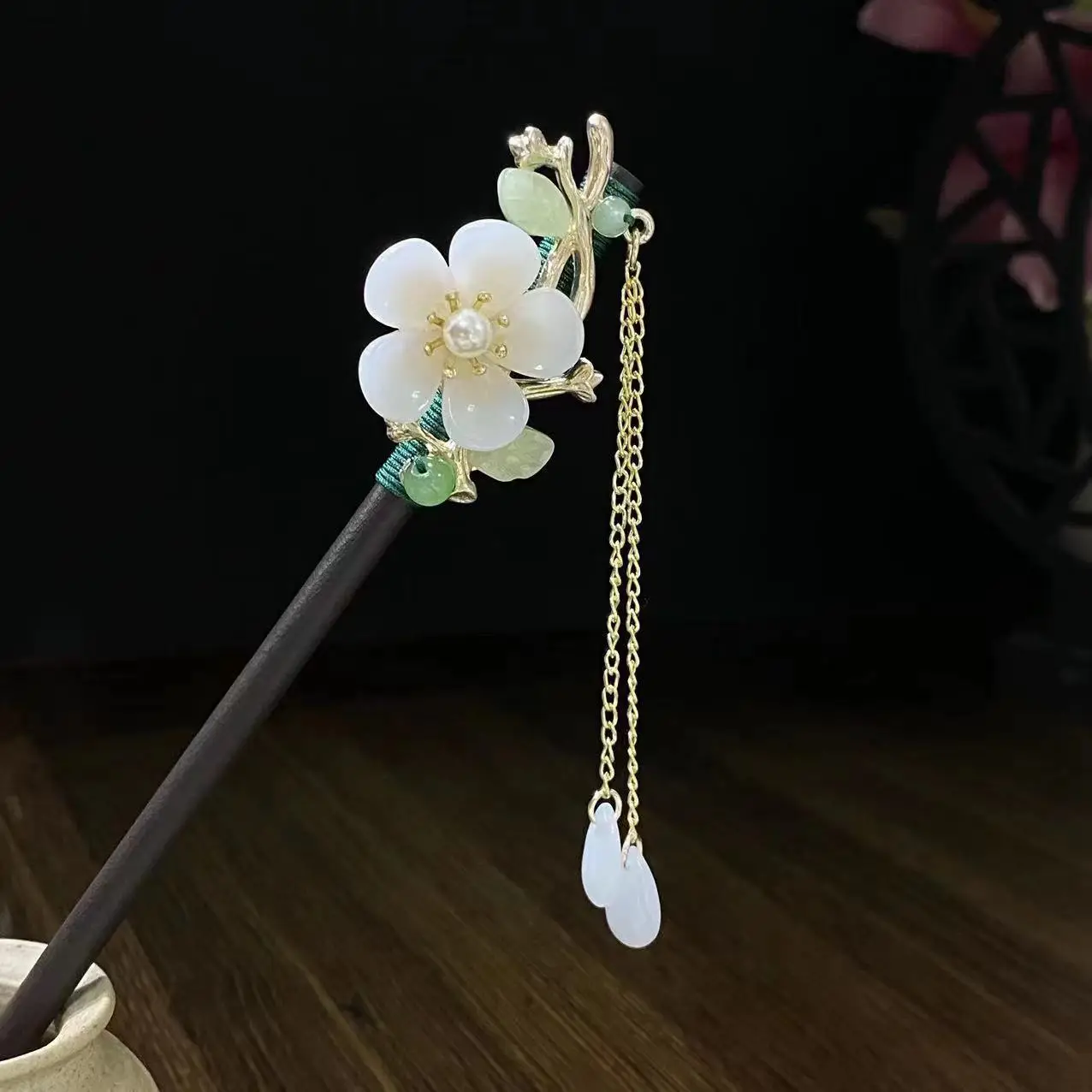 White Deer Magnolia Hairpin with Chain - Image 6