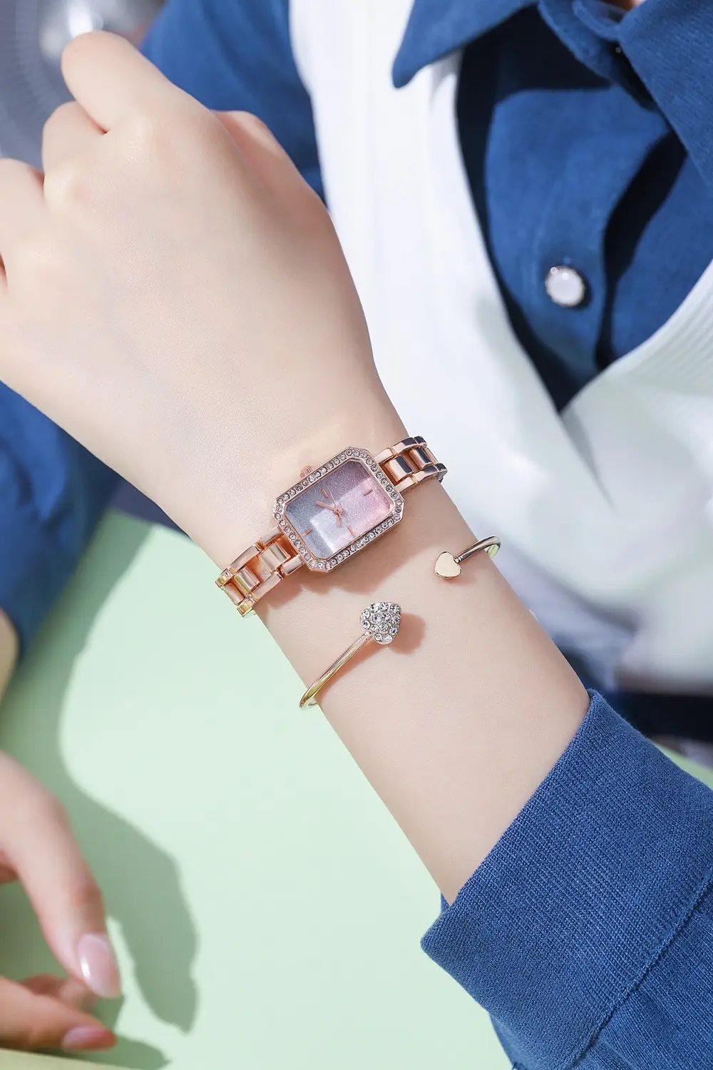 Women's Gold Plated Quartz Watch with Diamond Dial — feature 6