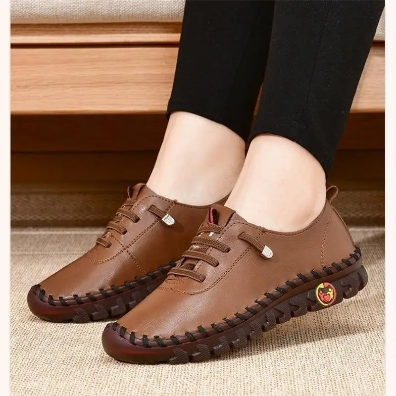 Soft Leather Single-layer Shoes Summer Comfortable Flat Lace-up Shoes for Moms Wide and Chubby Feet Beef Sole Soft Bottom Middle-aged Women's plus size Shoes - Image 4