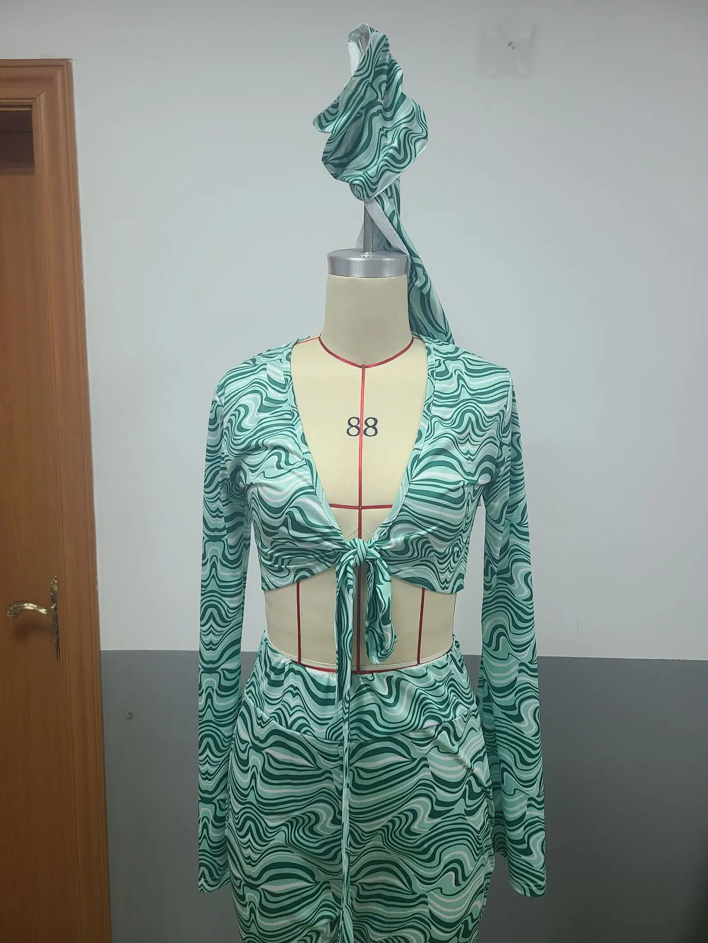 Pink Printed 3-Piece Women's T-Shirt Pants Suit Set — feature 3