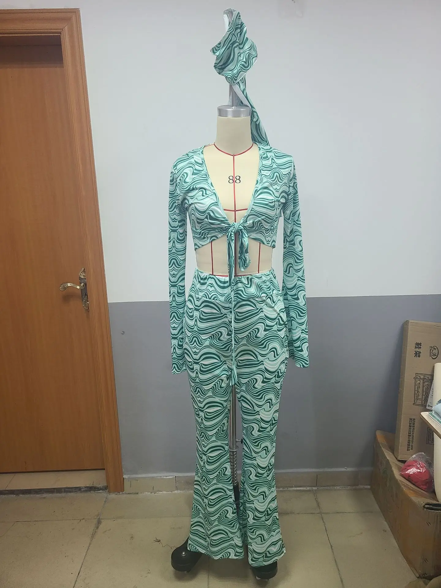 Pink Printed 3-Piece Women's T-Shirt Pants Suit Set — feature 4