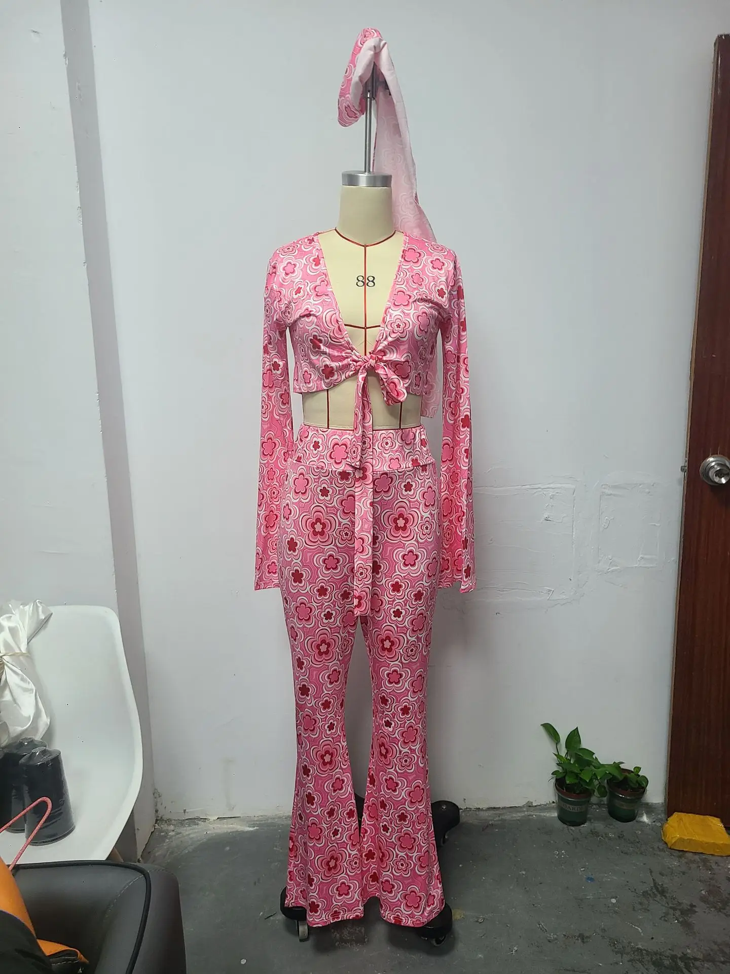 Pink Printed 3-Piece Women's T-Shirt Pants Suit Set — feature 6