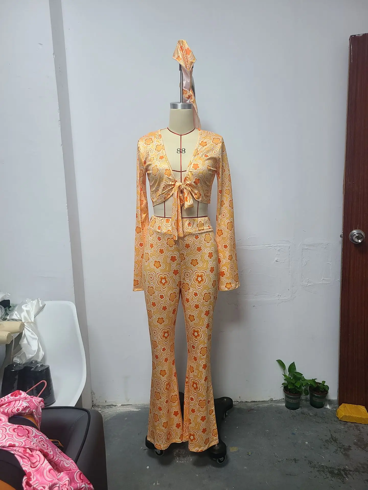 Pink Printed 3-Piece Women's T-Shirt Pants Suit Set — feature 8