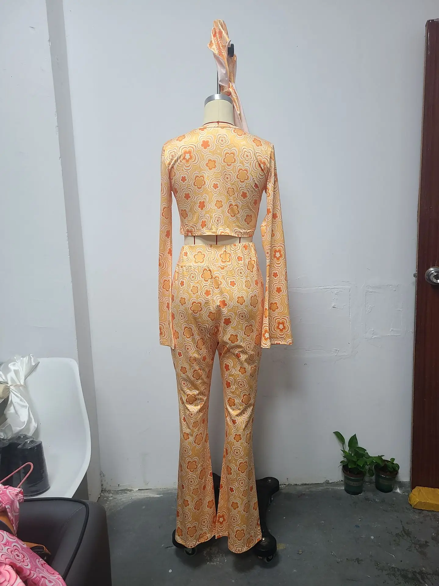 Pink Printed 3-Piece Women's T-Shirt Pants Suit Set — feature 9