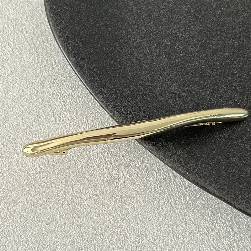 Niche Design Metal Hairpin with Gold & Silver Finish - Image 3