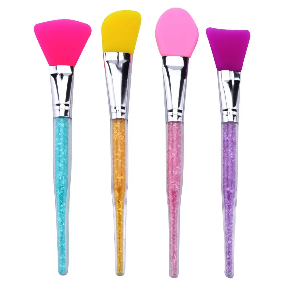 Silicone Mask Brush with Rhinestone Rod Set — feature 2