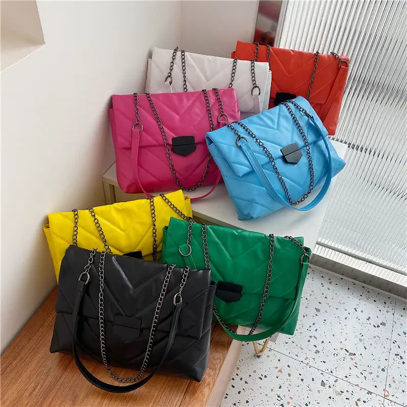 Black Quilted Crossbody Bag for Women 2023