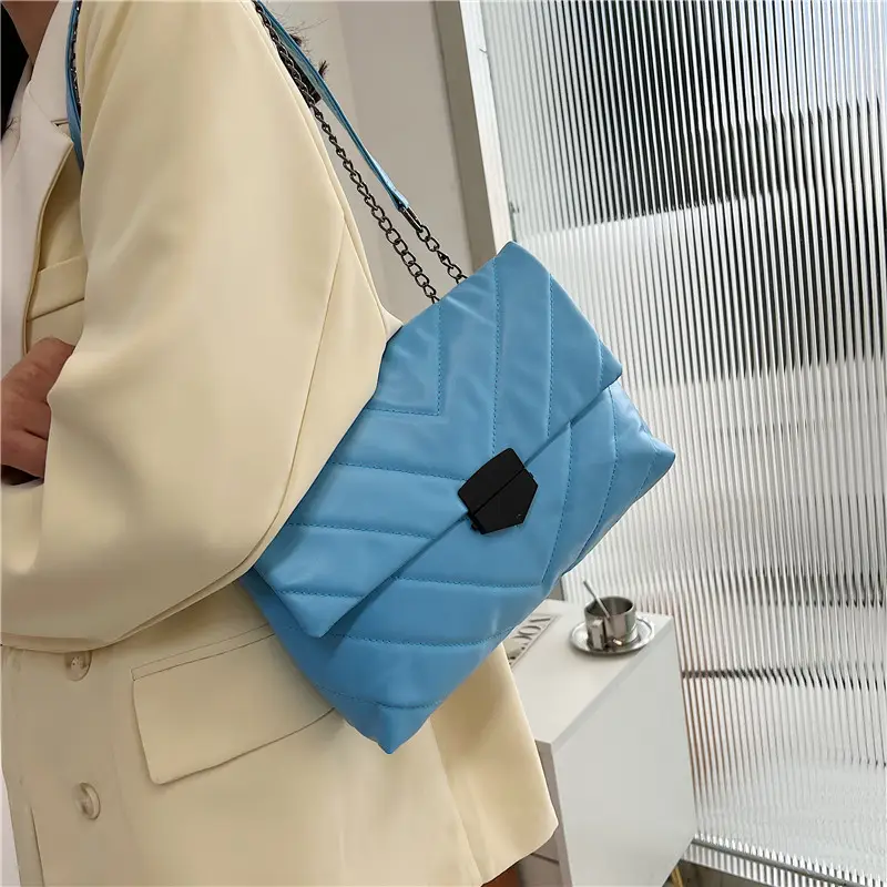 Black Quilted Crossbody Bag for Women 2023