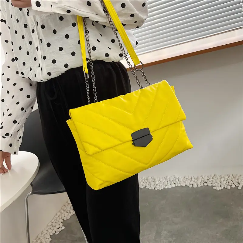 Black Quilted Crossbody Bag for Women 2023