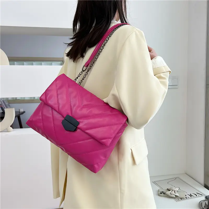 Black Quilted Crossbody Bag for Women 2023