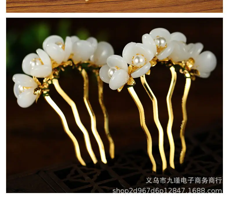 Chinese-Style Lotus Hair Combs with Pearl Flowers — feature 7