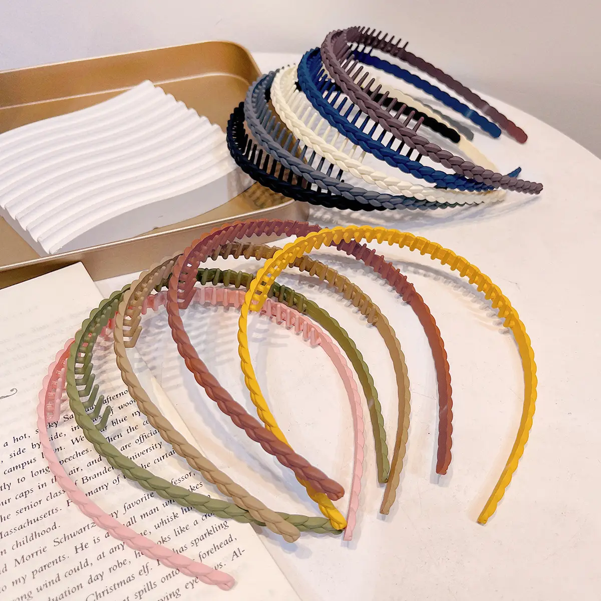 Color Frosted Toothed Hairbands for Women — feature 4