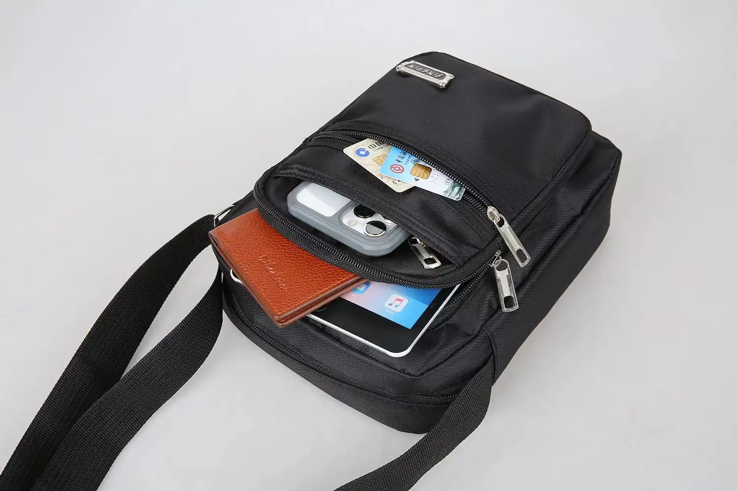 Men's Black Oxford Shoulder Messenger Bag — feature 7