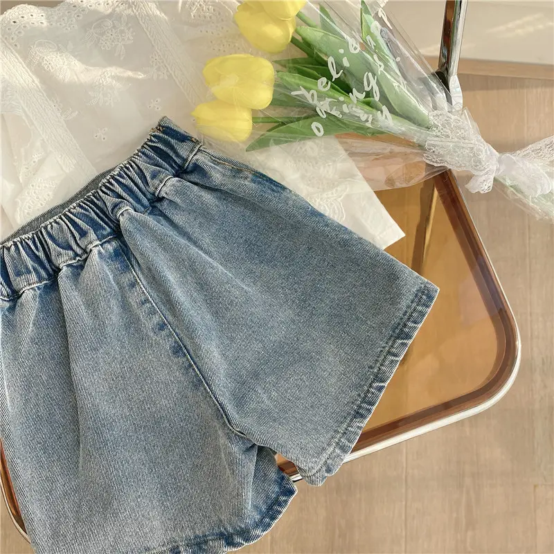 White Lace Short Sleeve Top & Jeans Set — feature 7