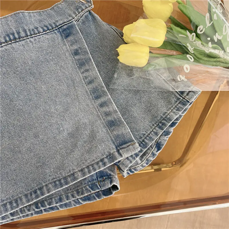 White Lace Short Sleeve Top & Jeans Set — feature 8