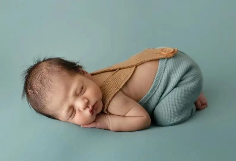 White Cotton Baby Hat & Pants Set for Newborns — feature 10