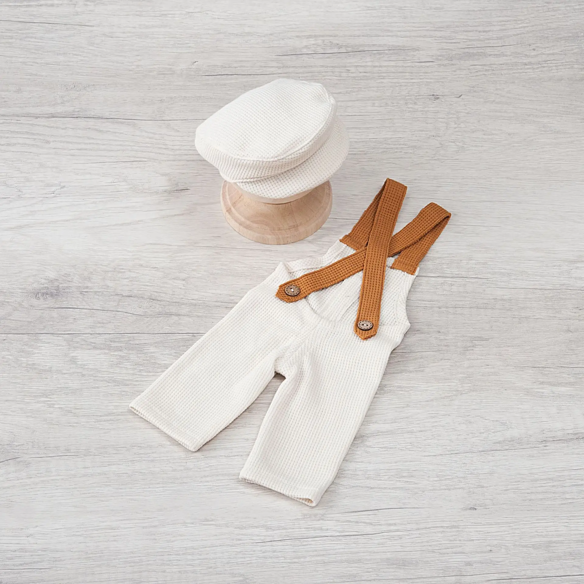 White Cotton Baby Hat & Pants Set for Newborns — feature 33