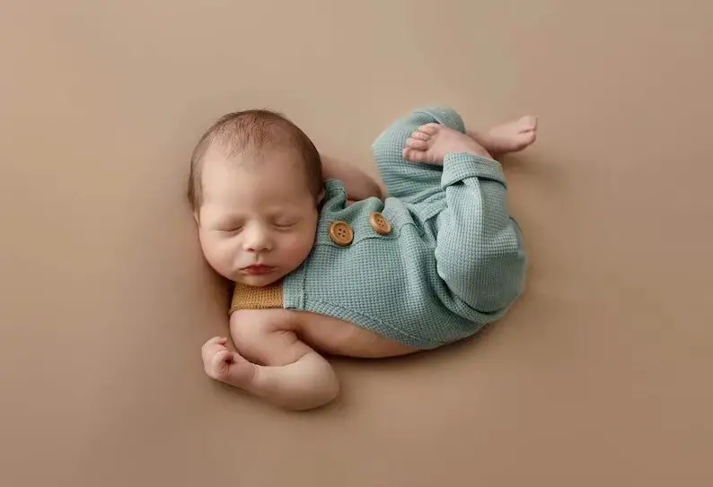 White Cotton Baby Hat & Pants Set for Newborns — feature 9