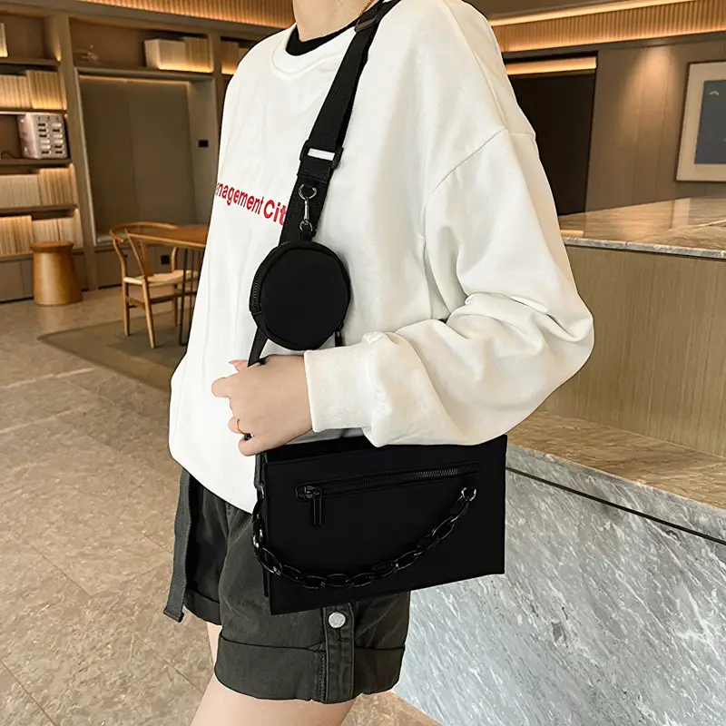White Chain Strap Shoulder Bag for Women - Image 7