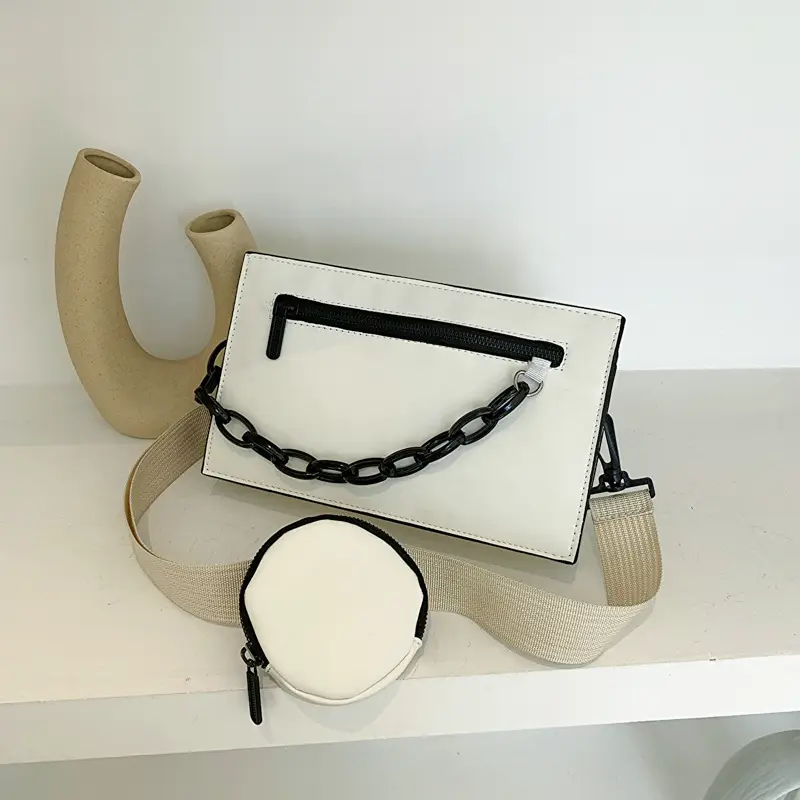 White Chain Strap Shoulder Bag for Women - Image 2