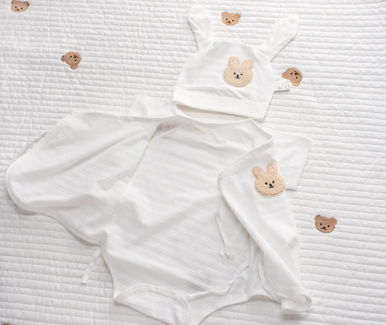 Newborn Pure Cotton Triangle Romper with Heart Neck — feature 18