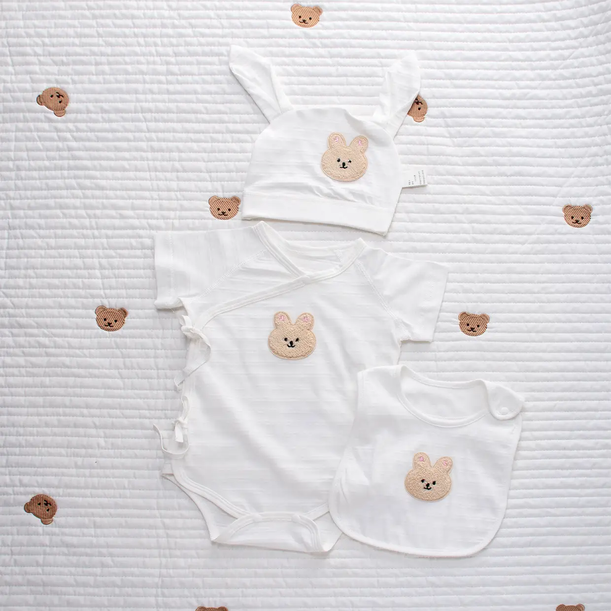 Newborn Pure Cotton Triangle Romper with Heart Neck — feature 2