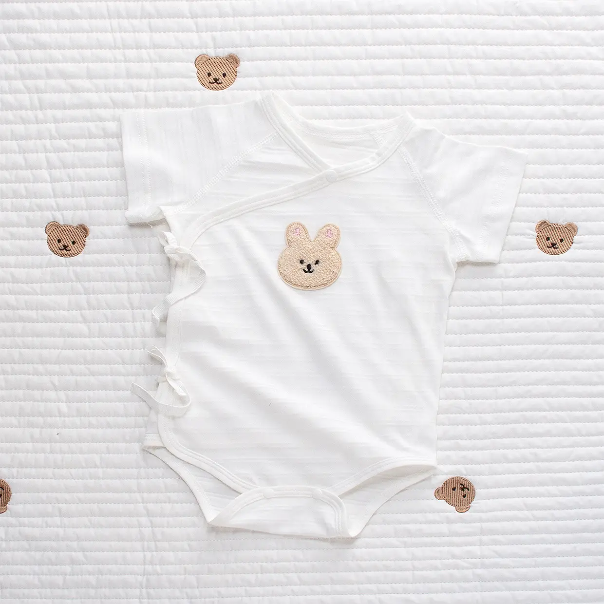 Newborn Pure Cotton Triangle Romper with Heart Neck — feature 3