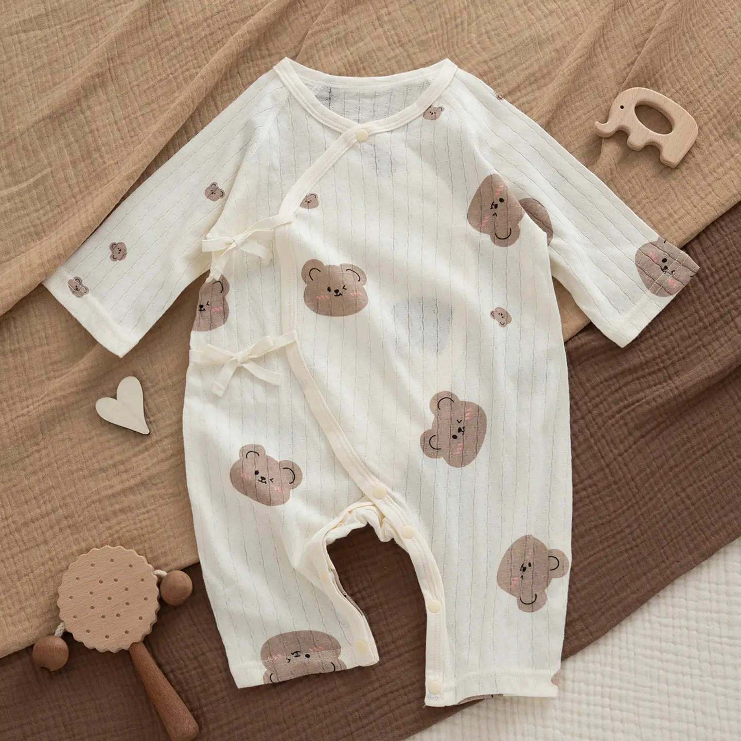 Newborn Pure Cotton Long-Sleeve Romper with Butterfly Print - Image 3