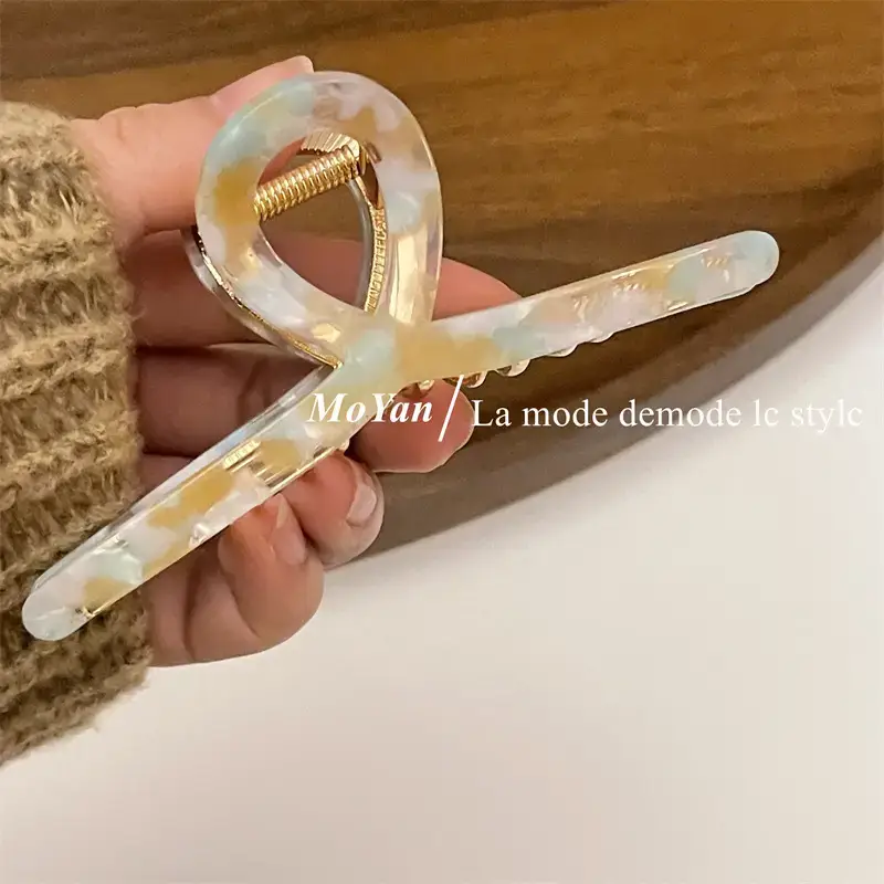 Korean Style Shark Clip for Women's Hair Grab - Image 2