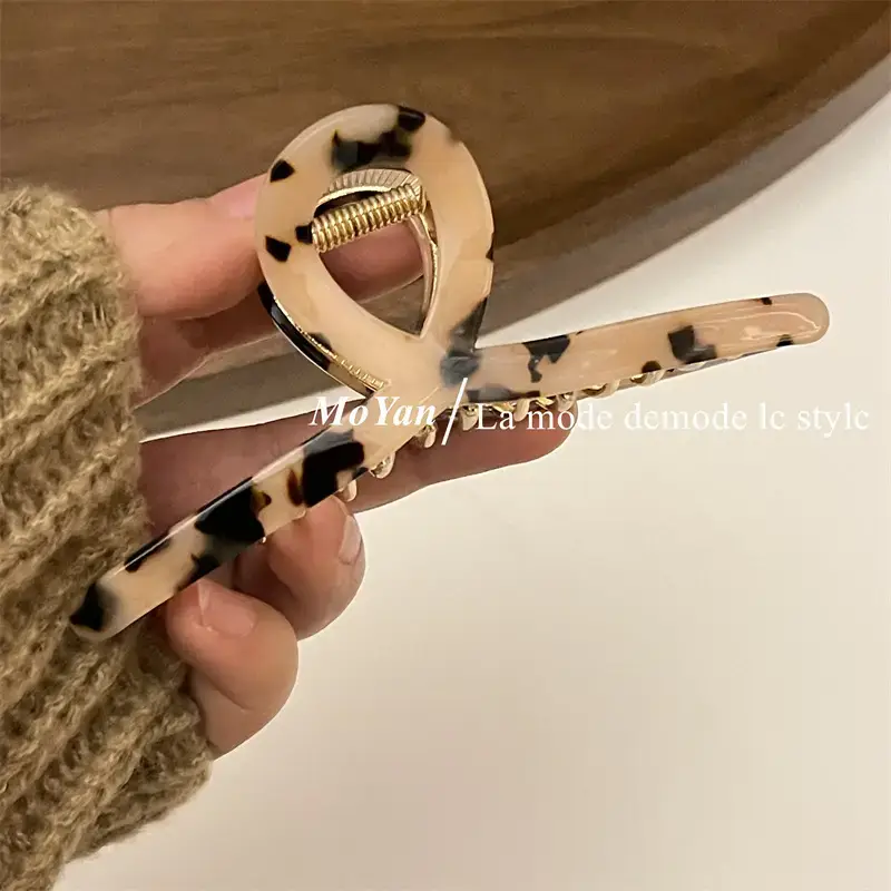 Korean Style Shark Clip for Women's Hair Grab - Image 6