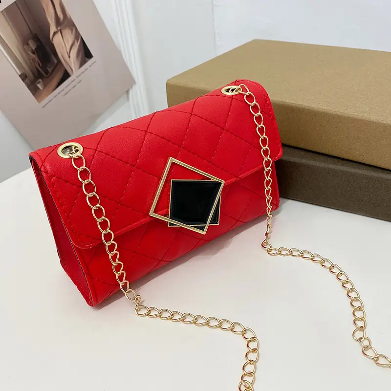 Pink Quilted Chain Shoulder Bag for Women - Image 3