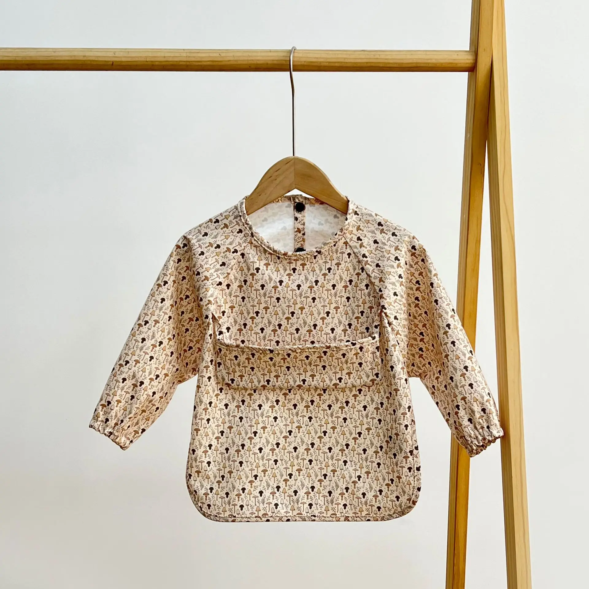 Baby Waterproof Long Sleeve Apron with Pocket - Image 4