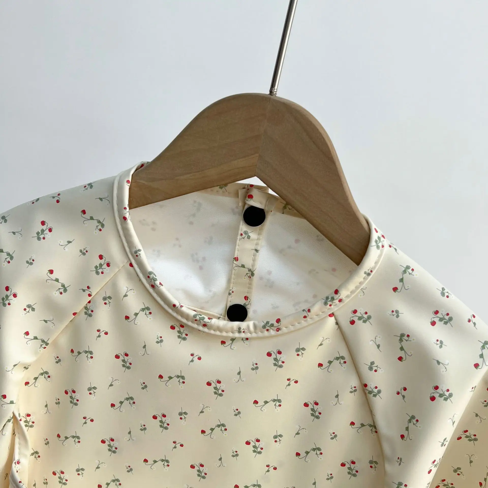Baby Waterproof Long Sleeve Apron with Pocket — feature 11