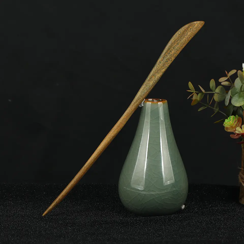 Vintage Green Sandalwood Hairpin with Wooden Handle — feature 5