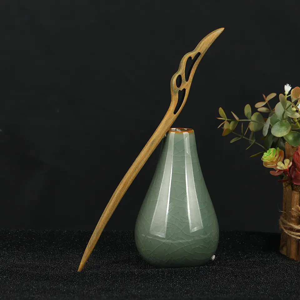 Vintage Green Sandalwood Hairpin with Wooden Handle — feature 8