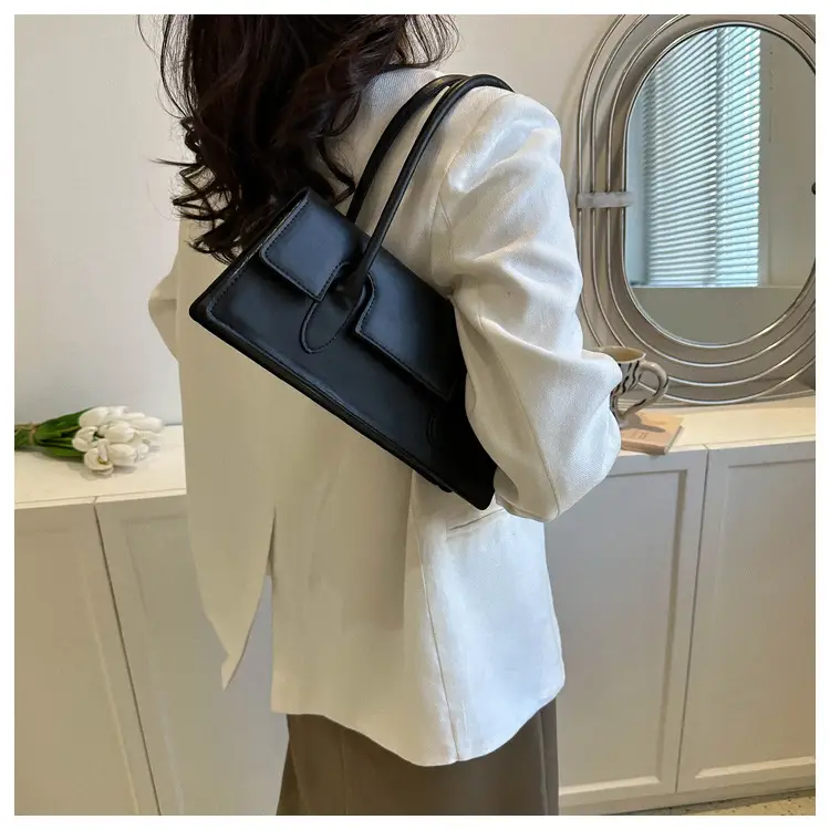 Black French Lady Shoulder Bag 2023 Spring Summer — feature 11