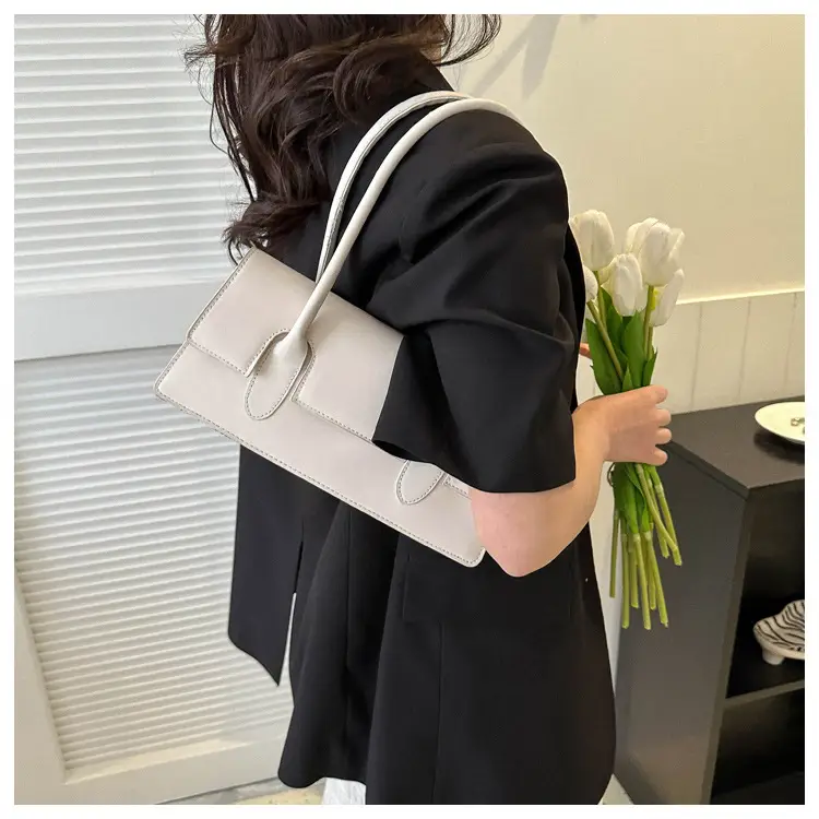 Black French Lady Shoulder Bag 2023 Spring Summer — feature 17