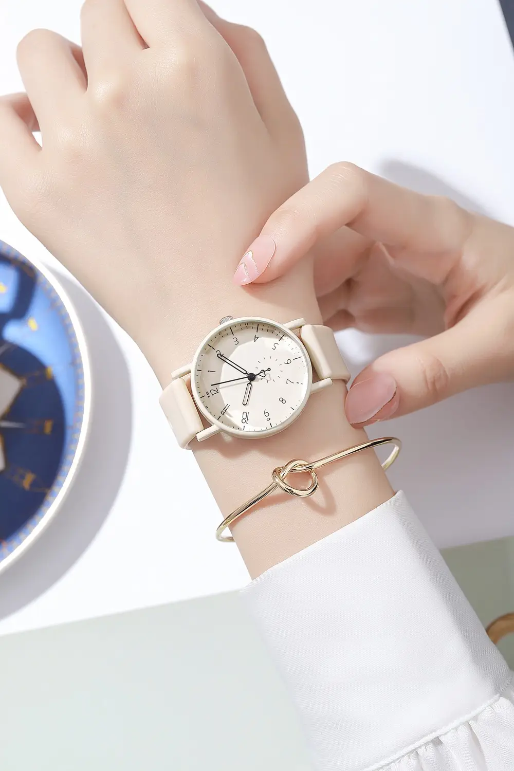 Pink Silicone Student Watch for Women — feature 10