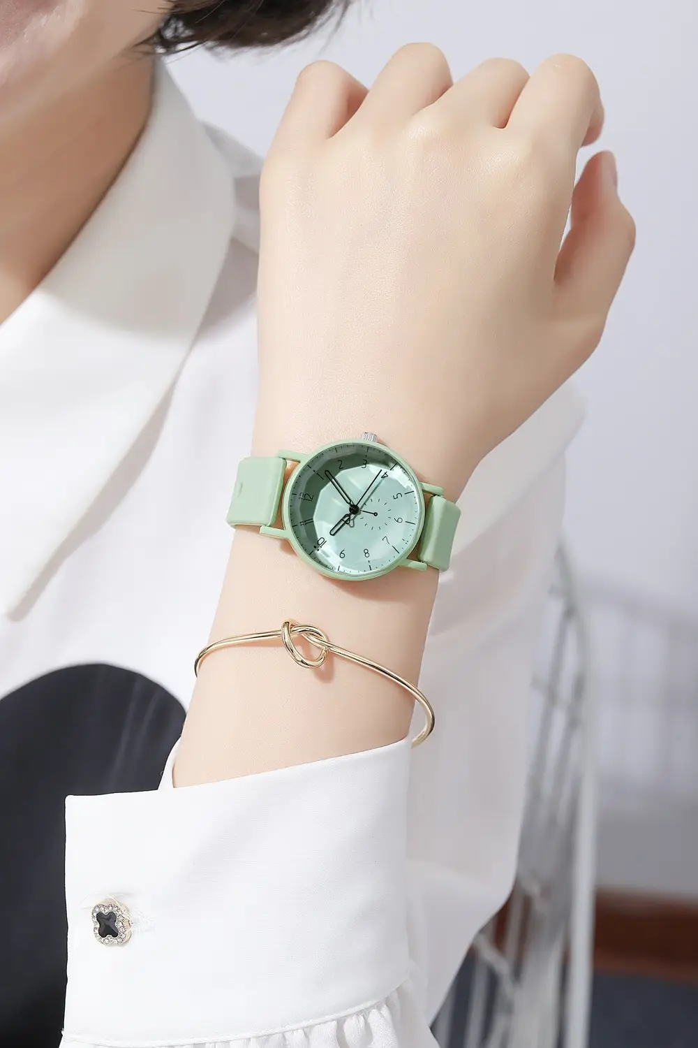 Pink Silicone Student Watch for Women — feature 7