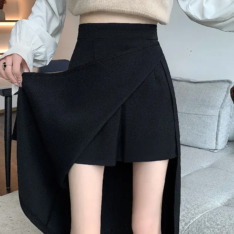Black Hip-Covering Skirt with Slit for Women