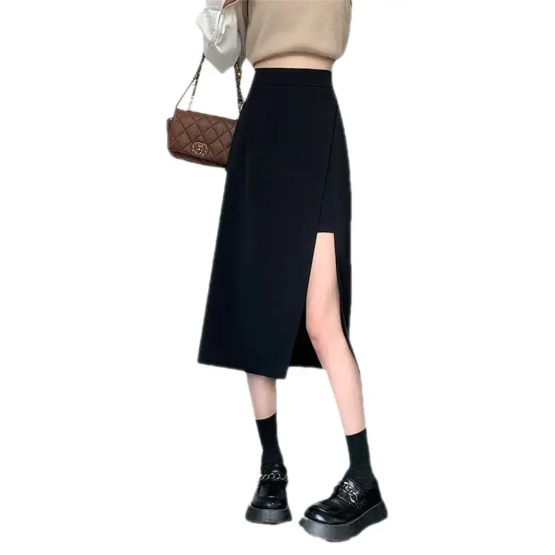 Black Hip-Covering Skirt with Slit for Women