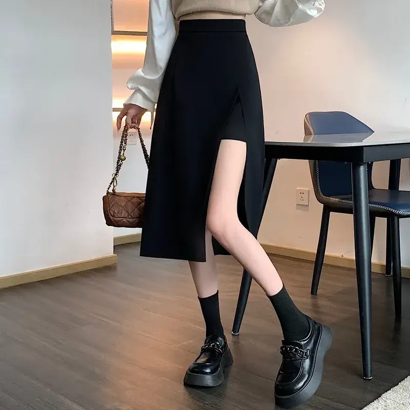 Black Hip-Covering Skirt with Slit for Women — feature 13